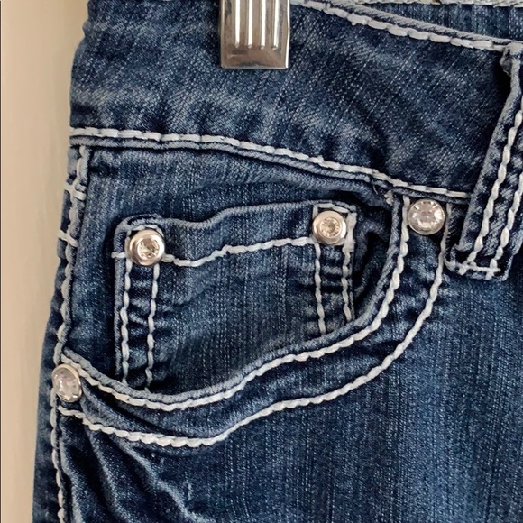 YMI Jeans - Capris or High Rise w/ Rhinestones EUC - Picture 4 of 8